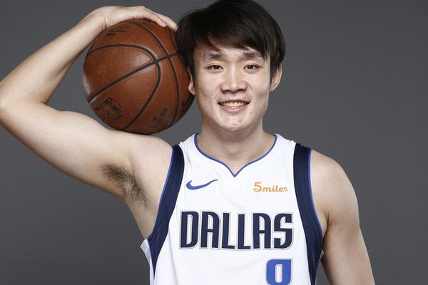 喬治：哈利伯頓是超級巨星 未來的NBA門面 他會(huì)繼續(xù)證明自己的