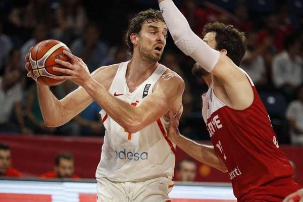 天才！詹姆斯：我進(jìn)NBA的第二、三甚至是第四年才擁有籃球訓(xùn)練師